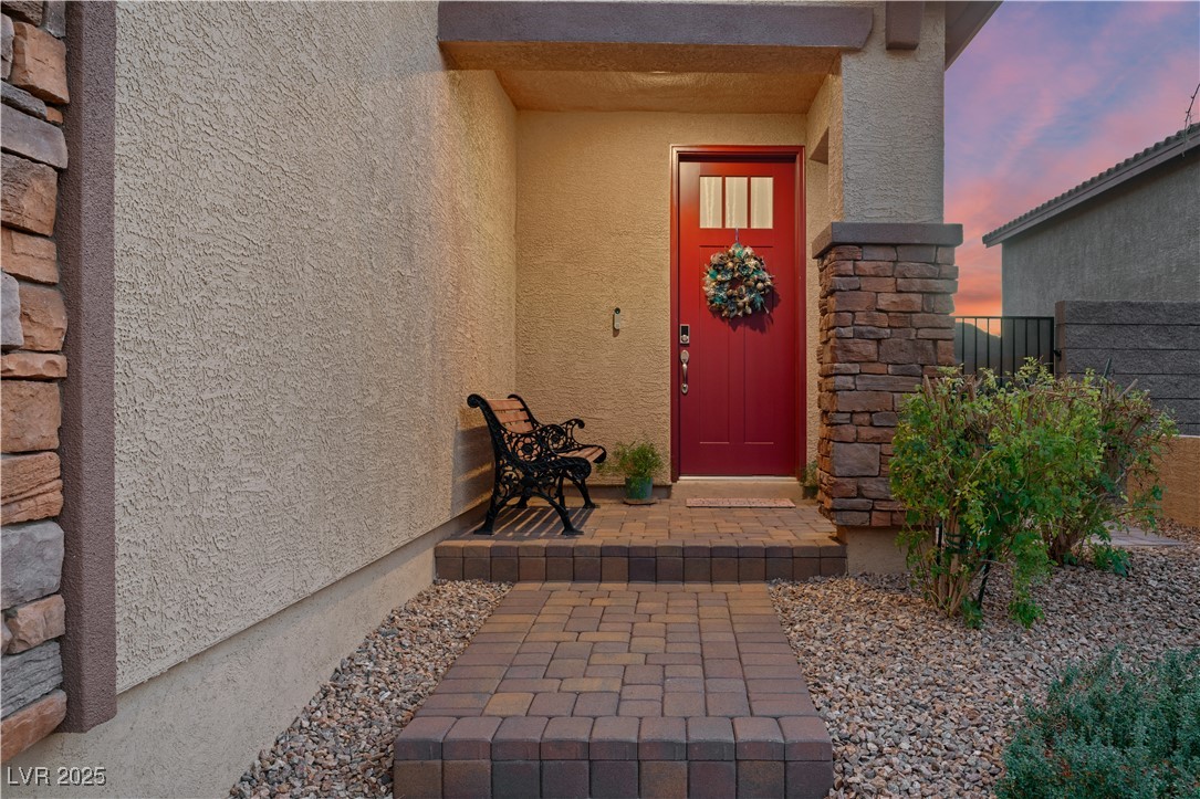 381 Oakey Crest Ridge Street