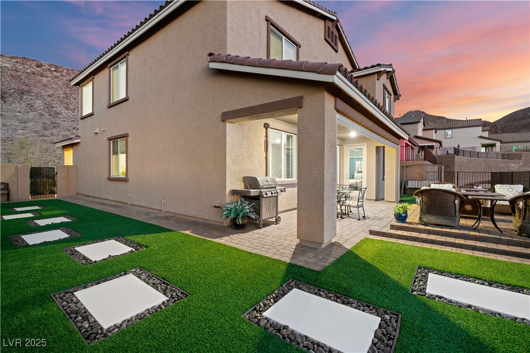 381 Oakey Crest Ridge Street