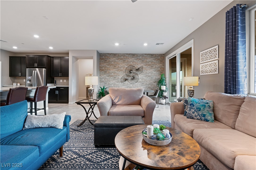 381 Oakey Crest Ridge Street