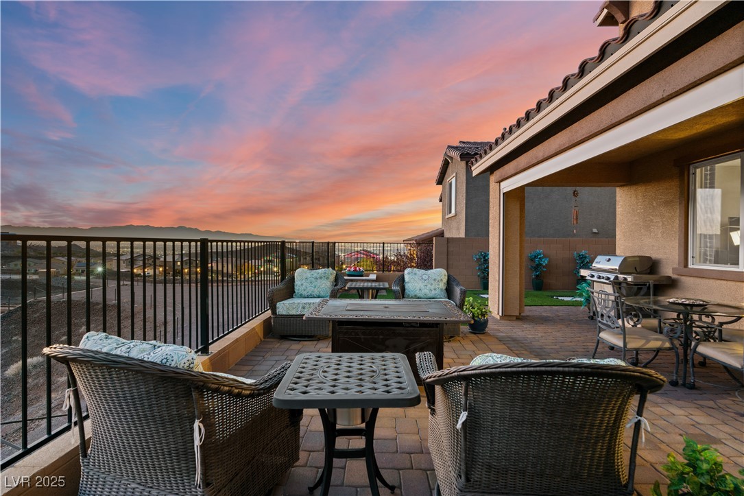 381 Oakey Crest Ridge Street