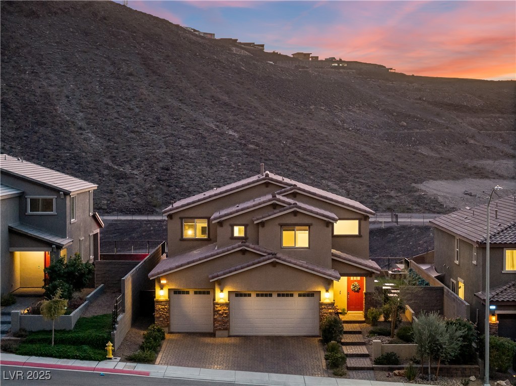 381 Oakey Crest Ridge Street