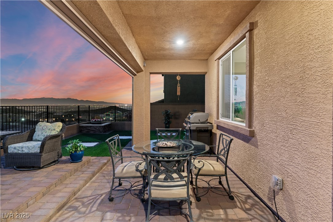 381 Oakey Crest Ridge Street