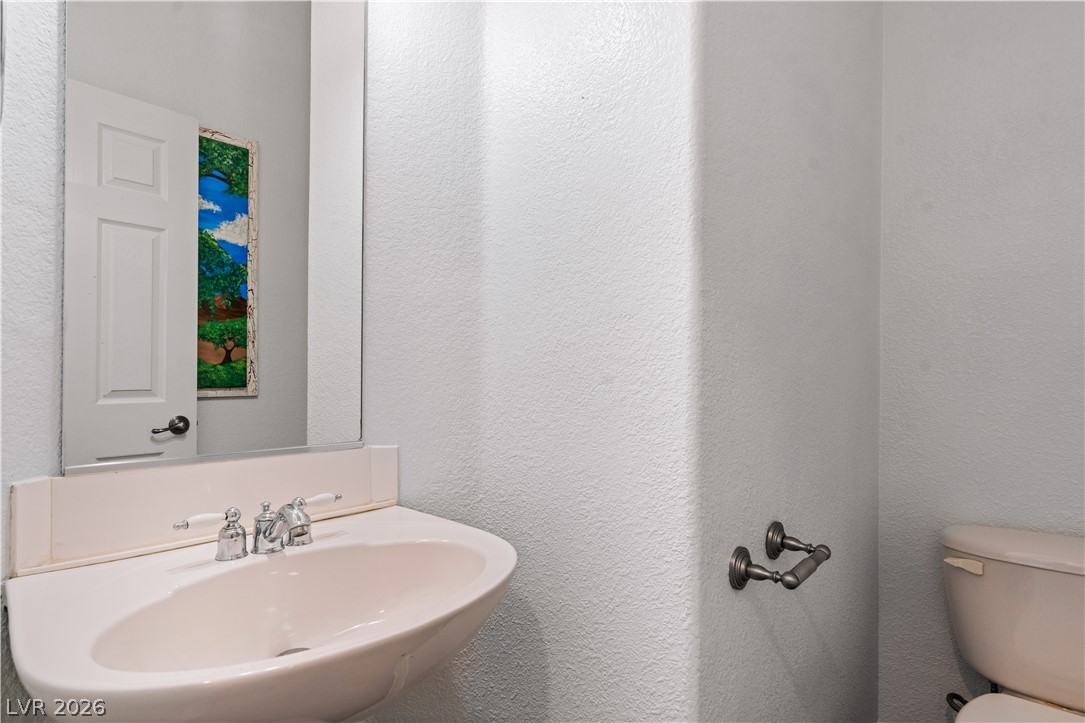 7664 Alexander Hills Street