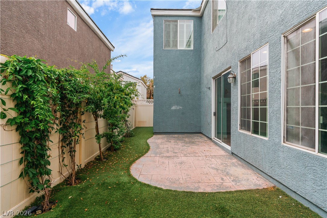 7664 Alexander Hills Street