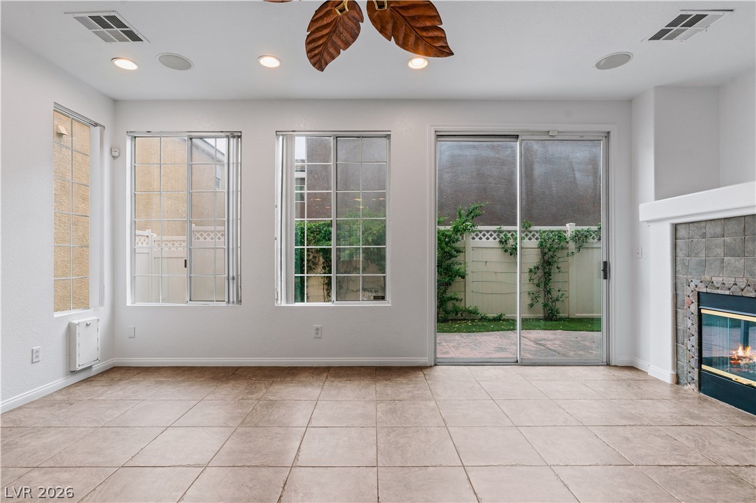 7664 Alexander Hills Street