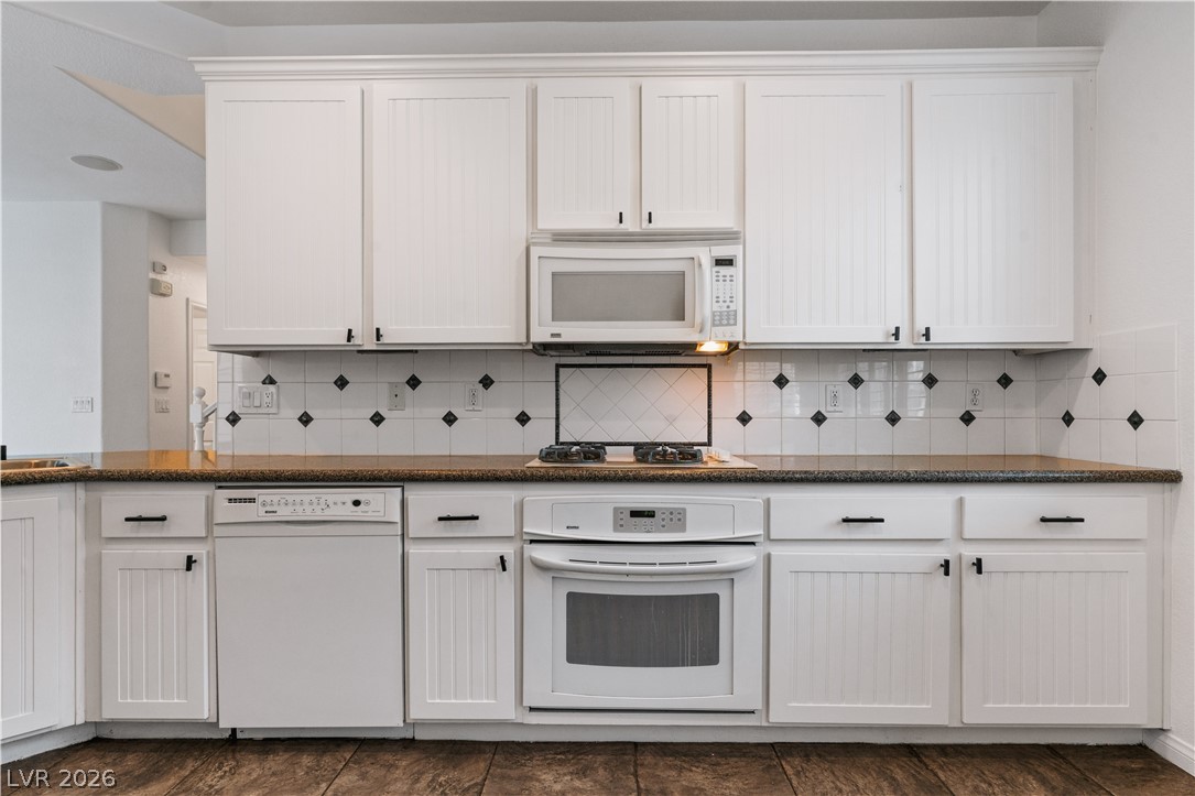 7664 Alexander Hills Street