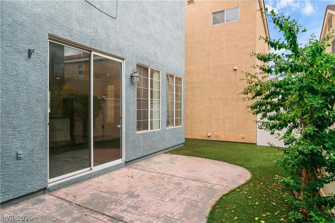 7664 Alexander Hills Street