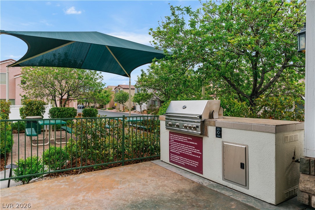 7664 Alexander Hills Street