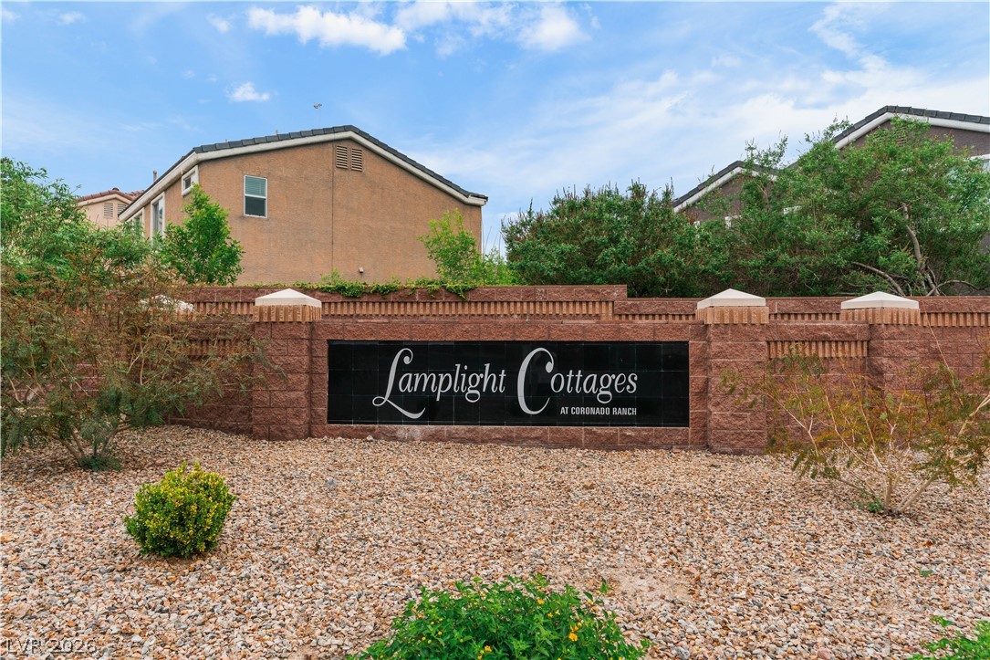 7664 Alexander Hills Street