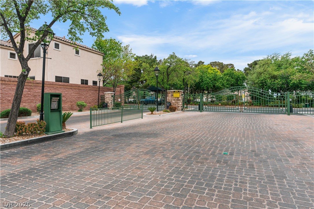 7664 Alexander Hills Street