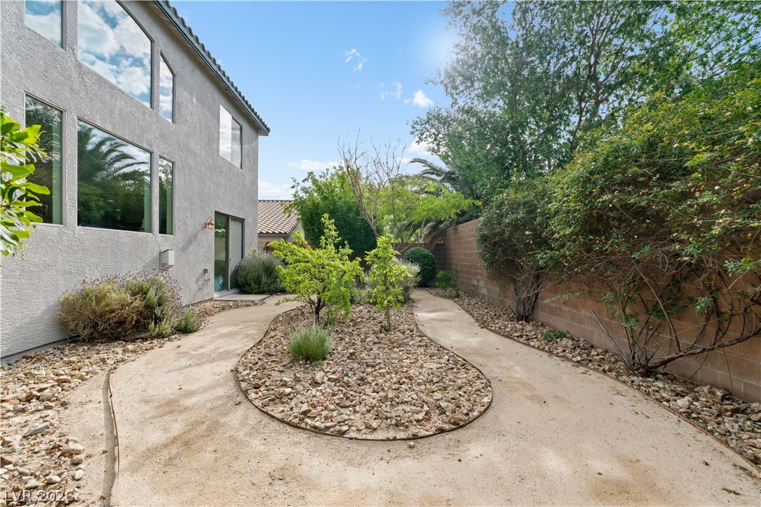 10009 Artistic Walk Avenue