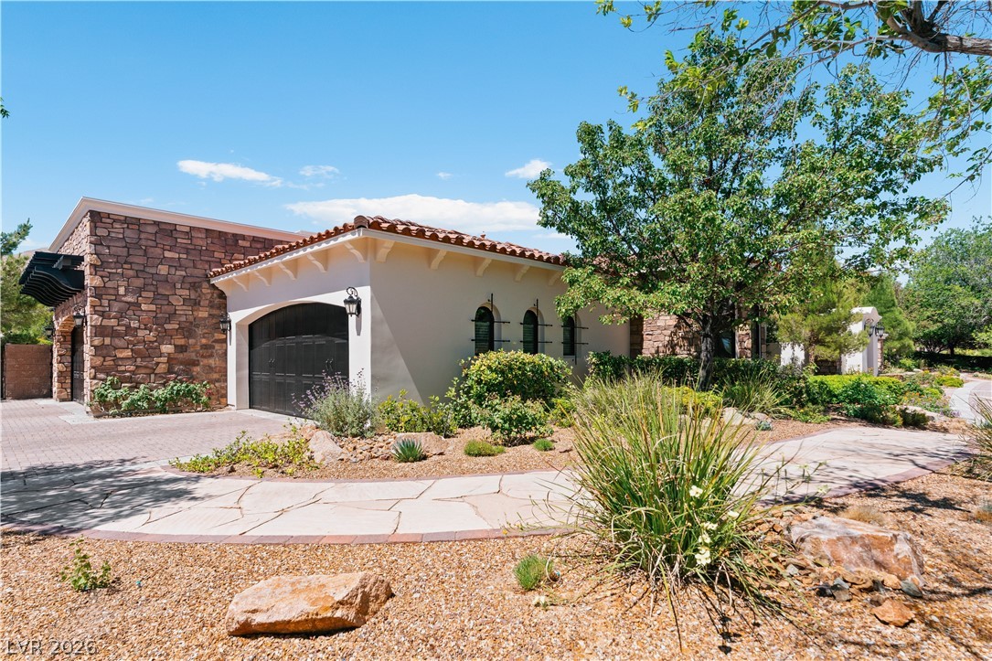 11 Olympia Hills Circle