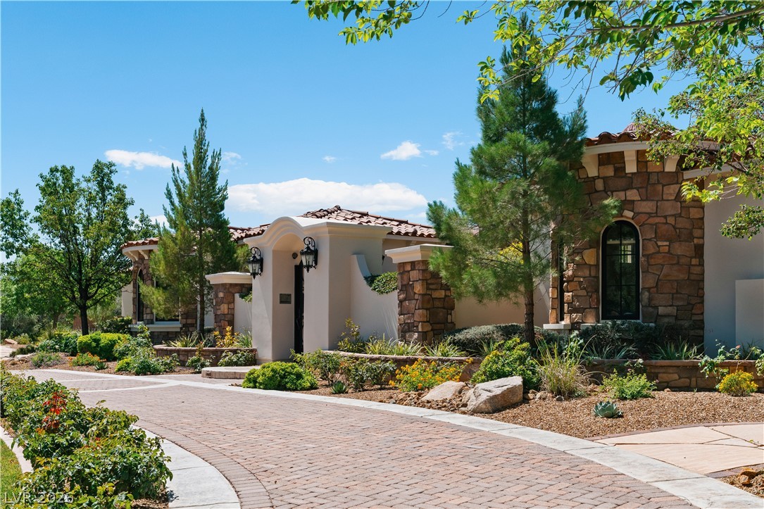 11 Olympia Hills Circle