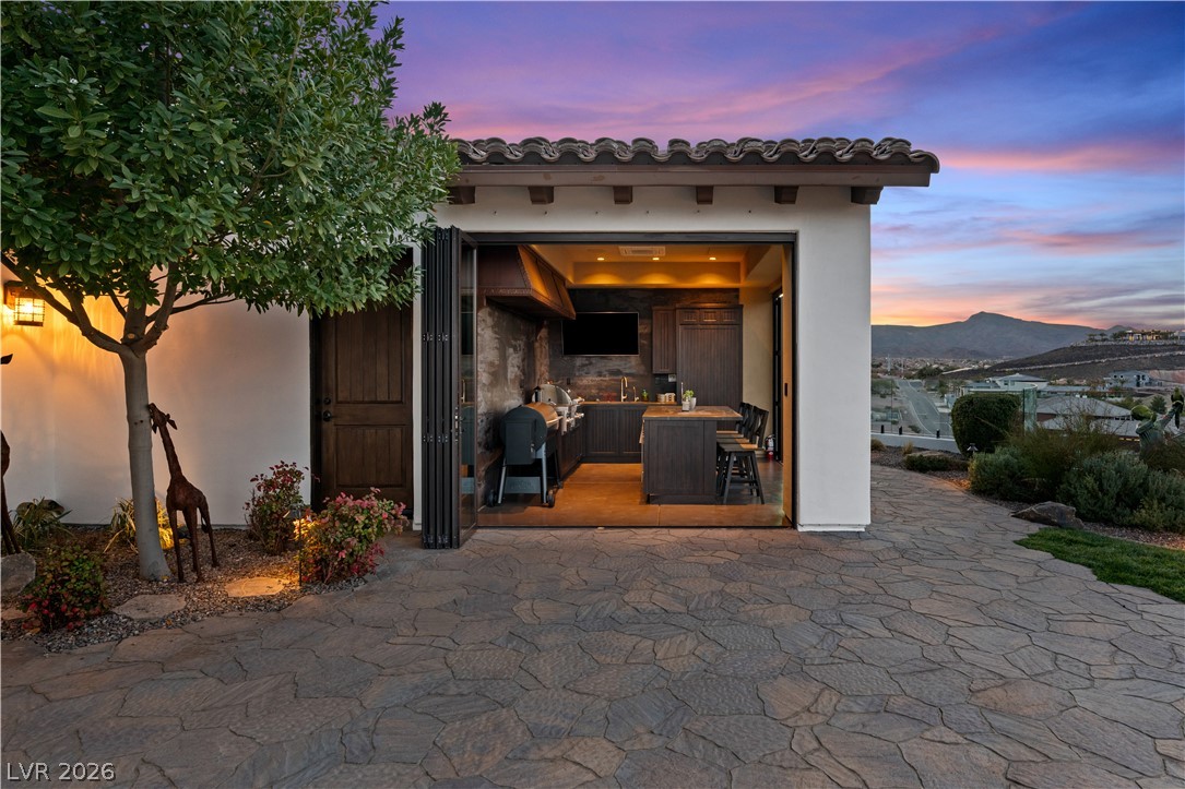 1123 Christian Road