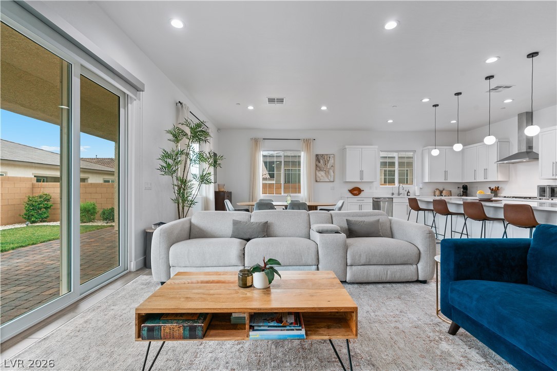 709 Monroe Hill