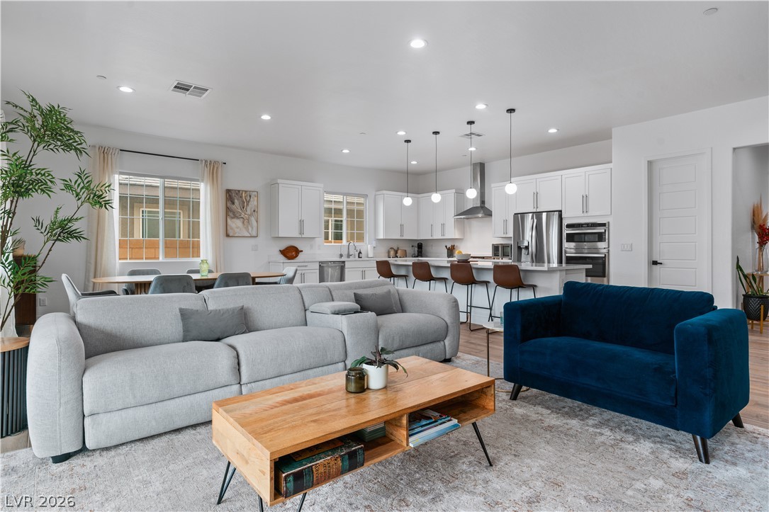 709 Monroe Hill
