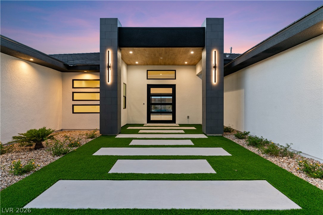 470 East Paradise Hills Drive