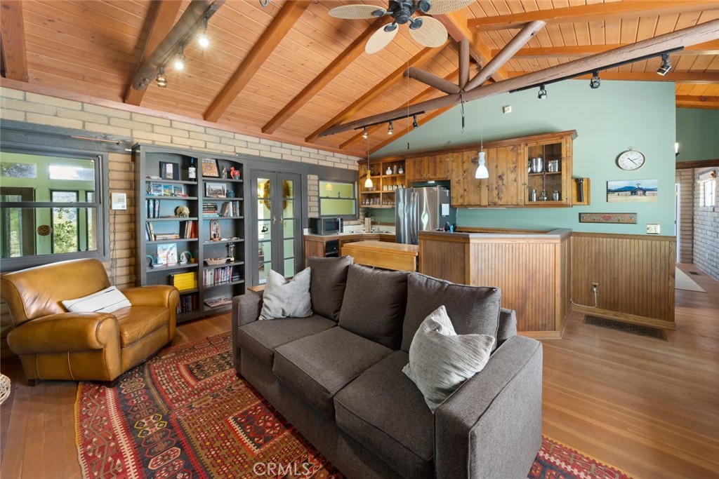 8610 Fawn Lane