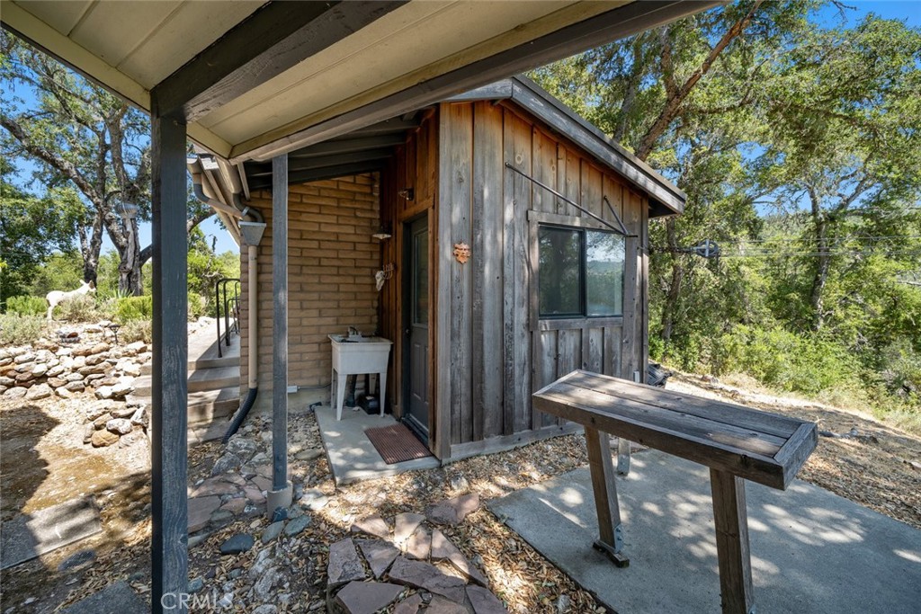8610 Fawn Lane