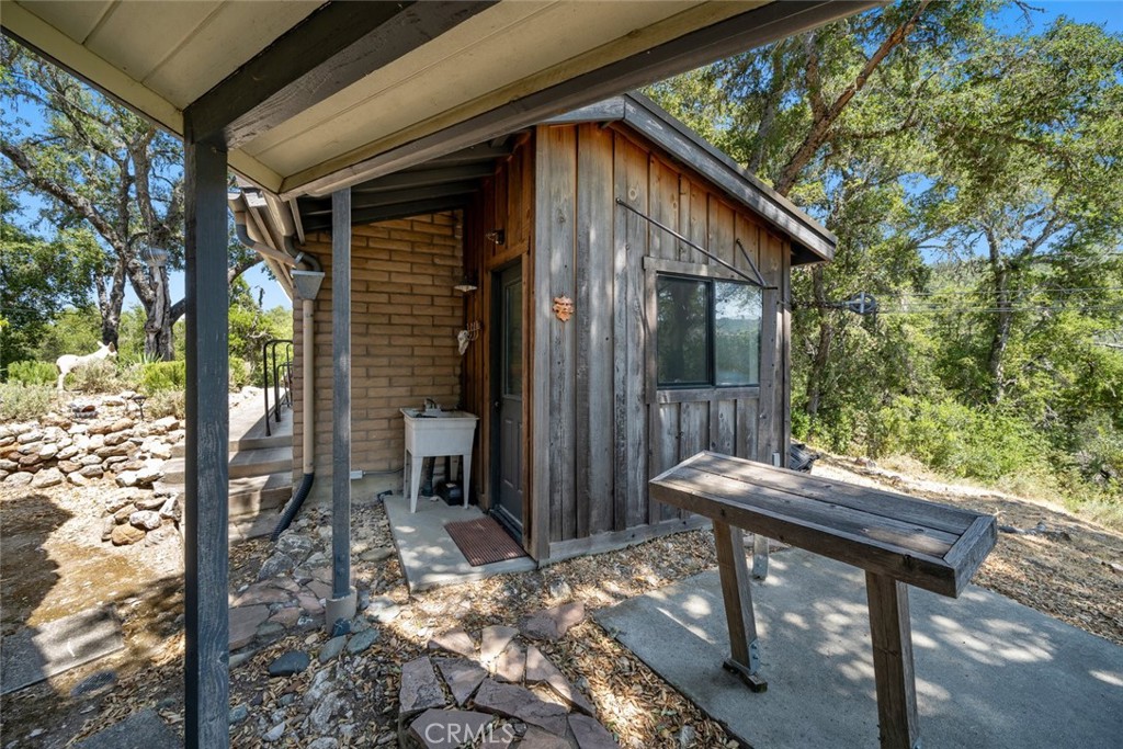 8610 Fawn Lane