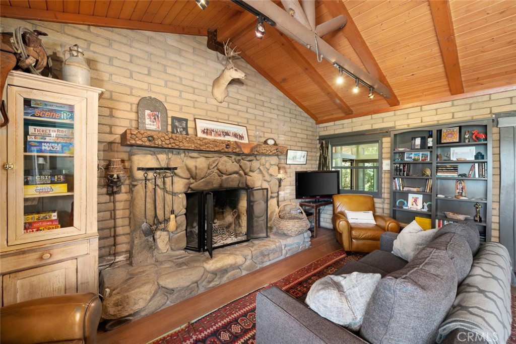 8610 Fawn Lane