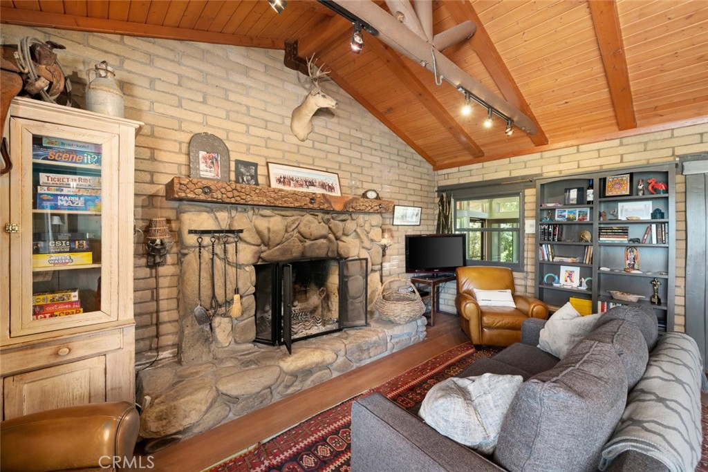 8610 Fawn Lane