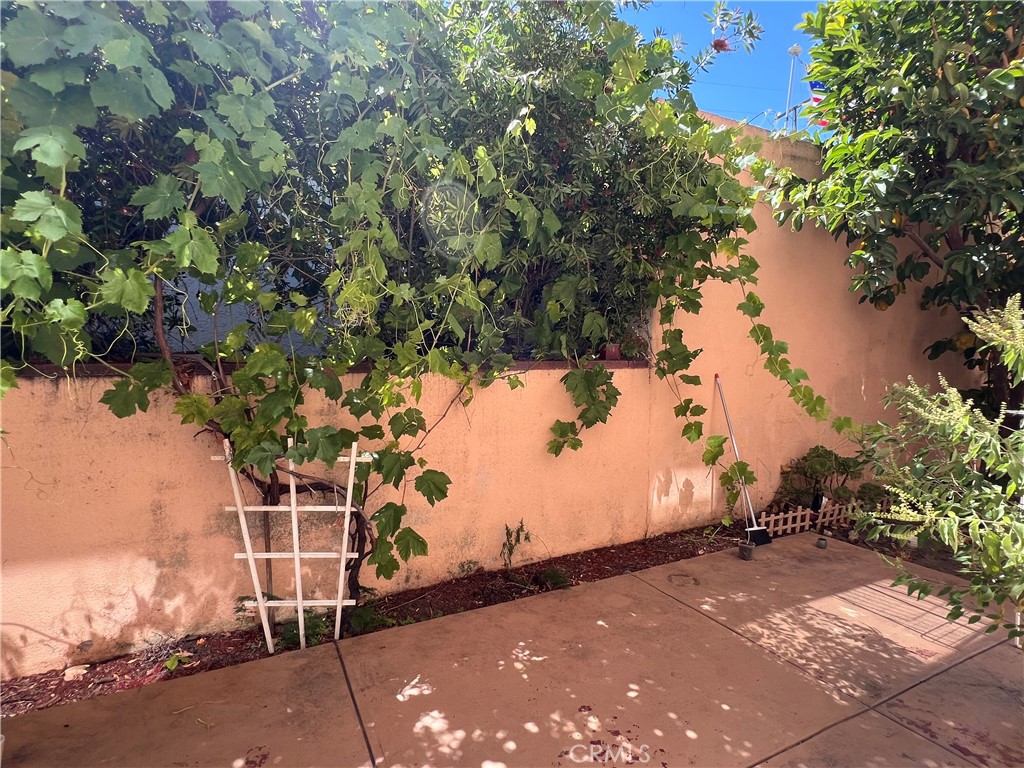 119 El Dorado Street B