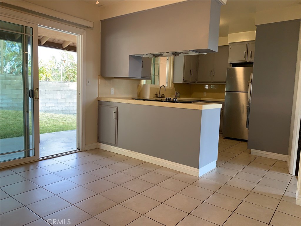 1844 El Vista Circle