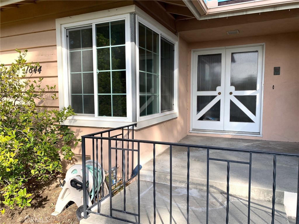 1844 El Vista Circle
