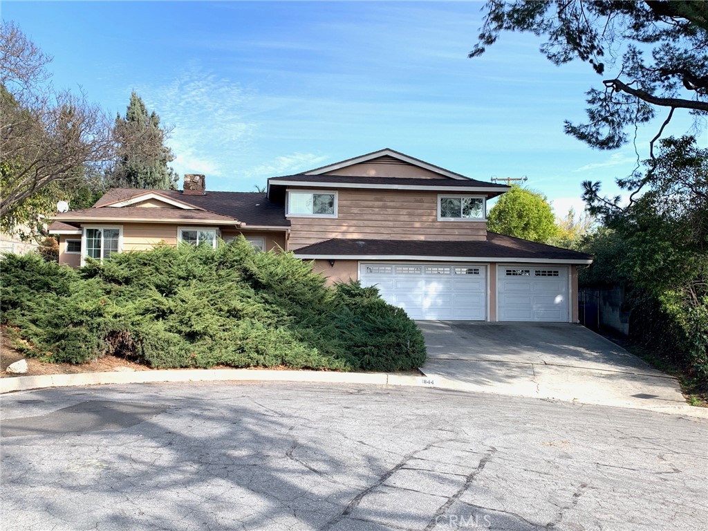 1844 El Vista Circle