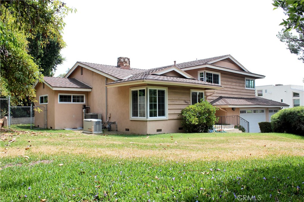1844 El Vista Circle