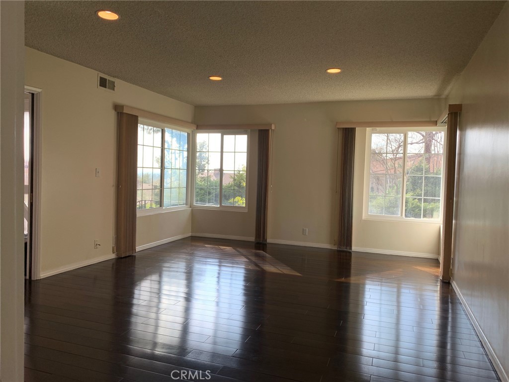 1844 El Vista Circle