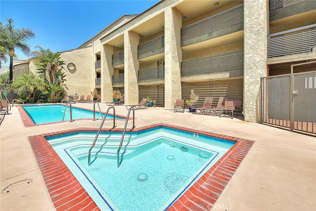 64 N Mar Vista Avenue 231