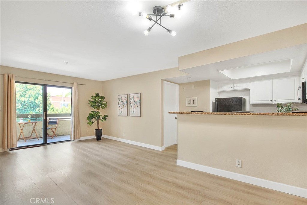 64 N Mar Vista Avenue 231