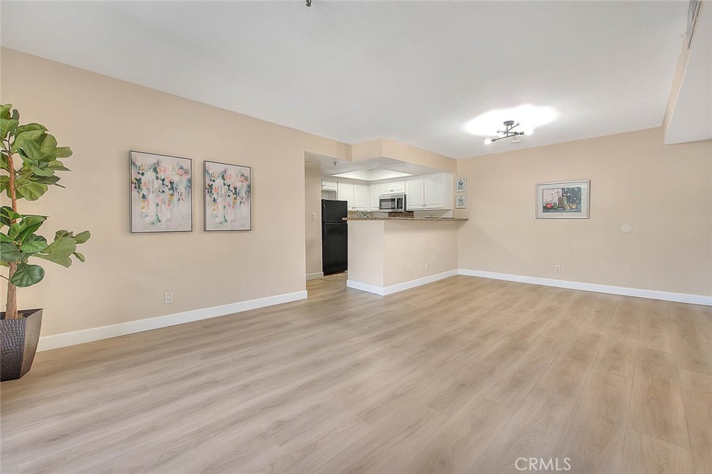 64 N Mar Vista Avenue 231