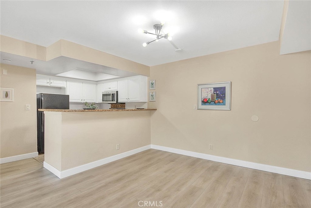 64 N Mar Vista Avenue 231