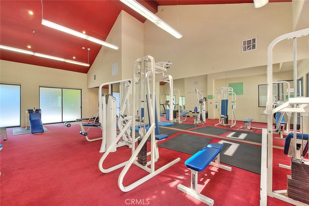 64 N Mar Vista Avenue 231