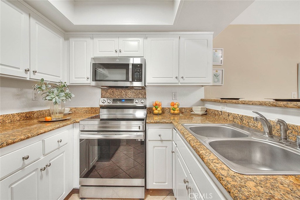 64 N Mar Vista Avenue 231