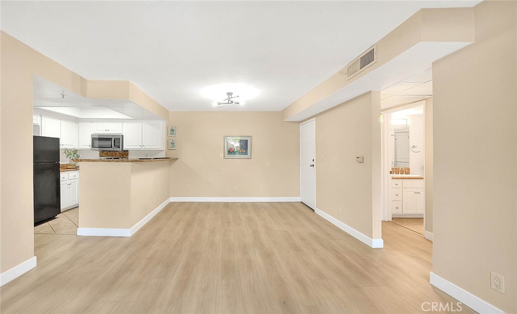 64 N Mar Vista Avenue 231