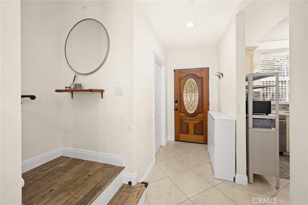 2745 Montrose Avenue 102