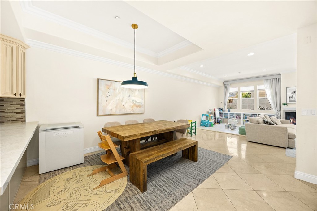 2745 Montrose Avenue 102