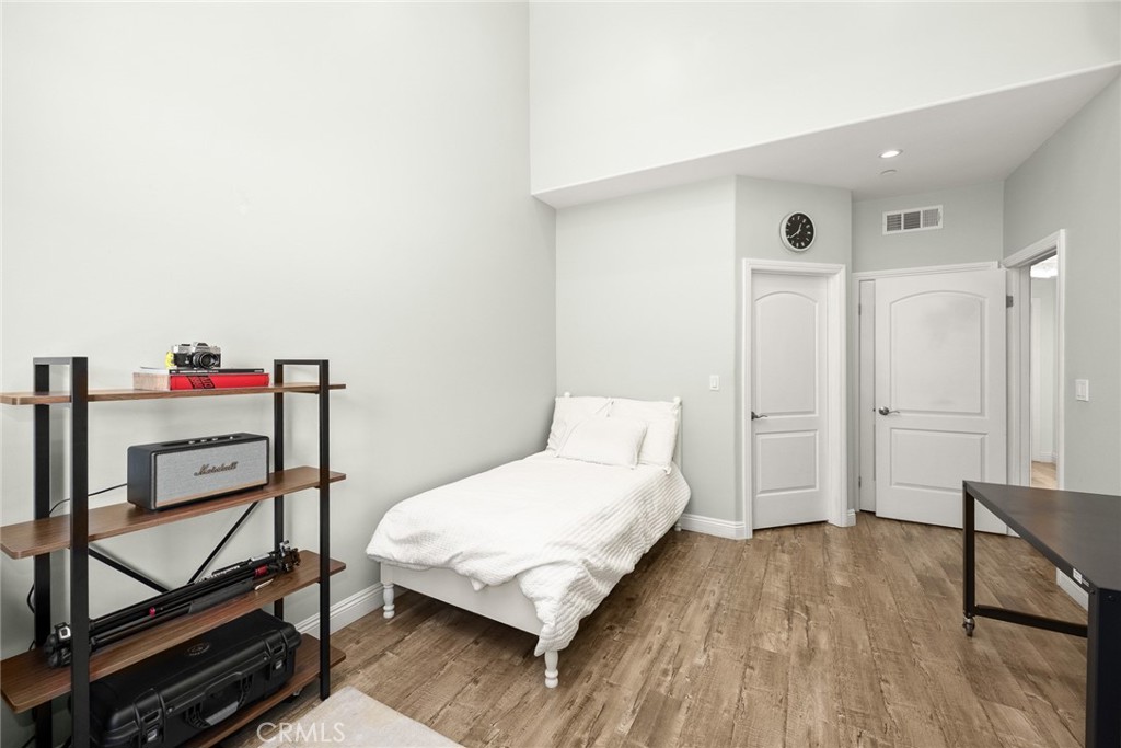 2745 Montrose Avenue 102