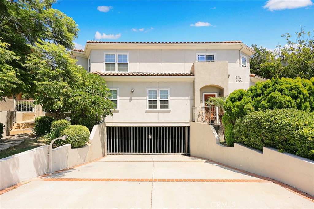 2745 Montrose Avenue 102