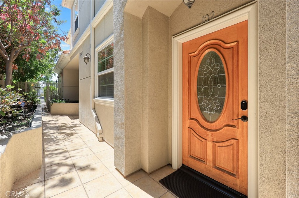 2745 Montrose Avenue 102