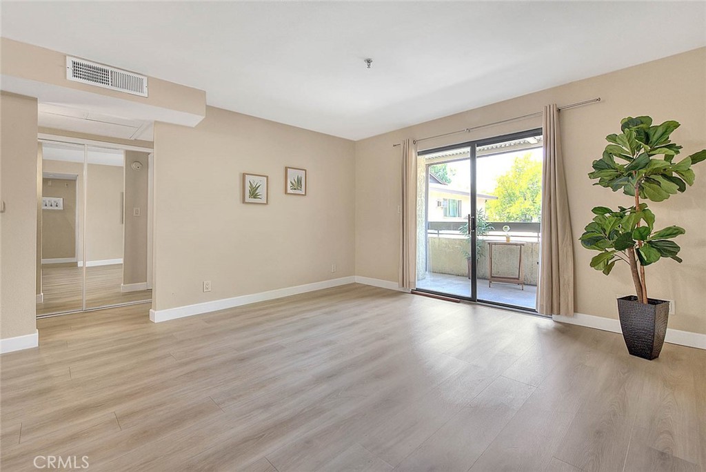 64 N Mar Vista Avenue 231