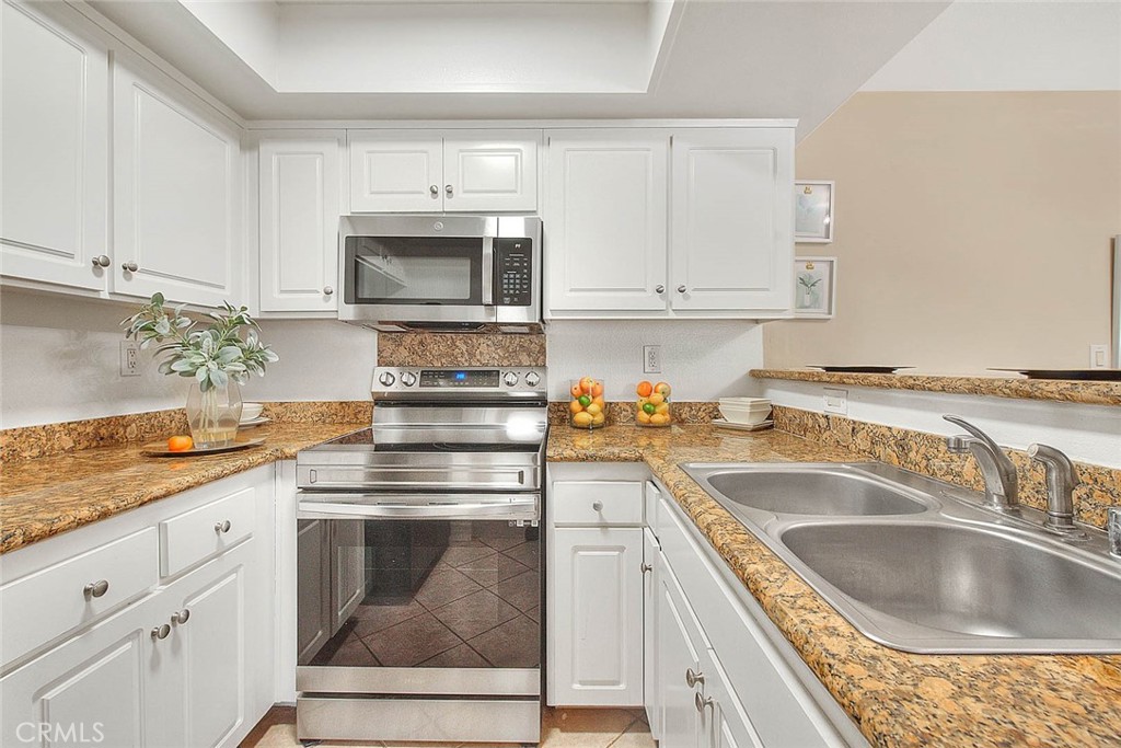 64 N Mar Vista Avenue 231