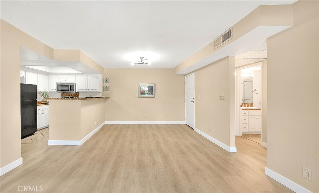64 N Mar Vista Avenue 231