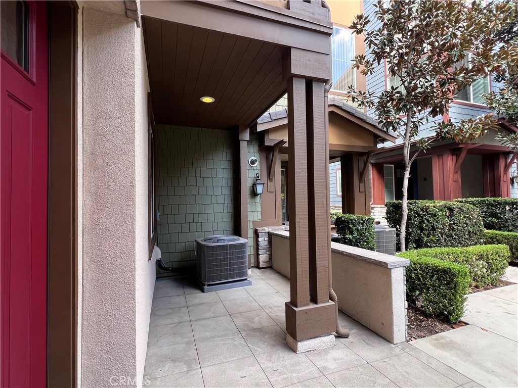 713 S Azusa Avenue C