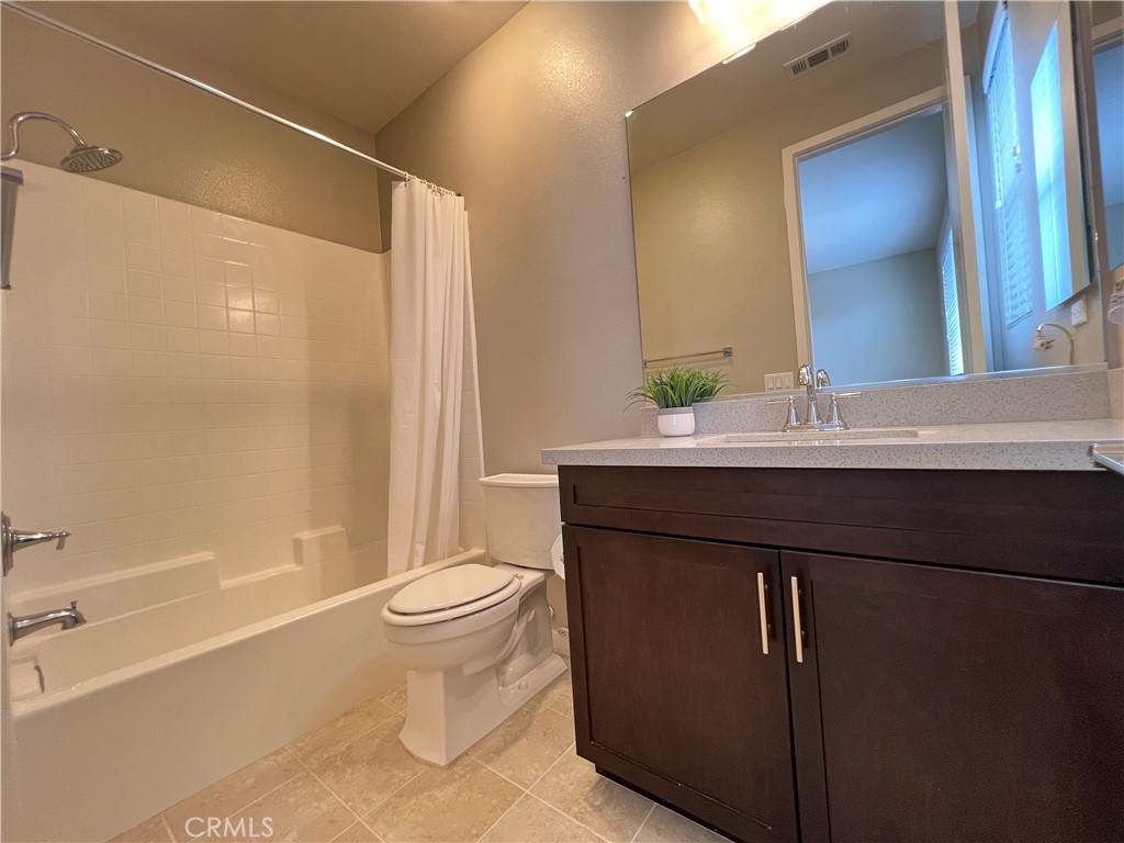 713 S Azusa Avenue C