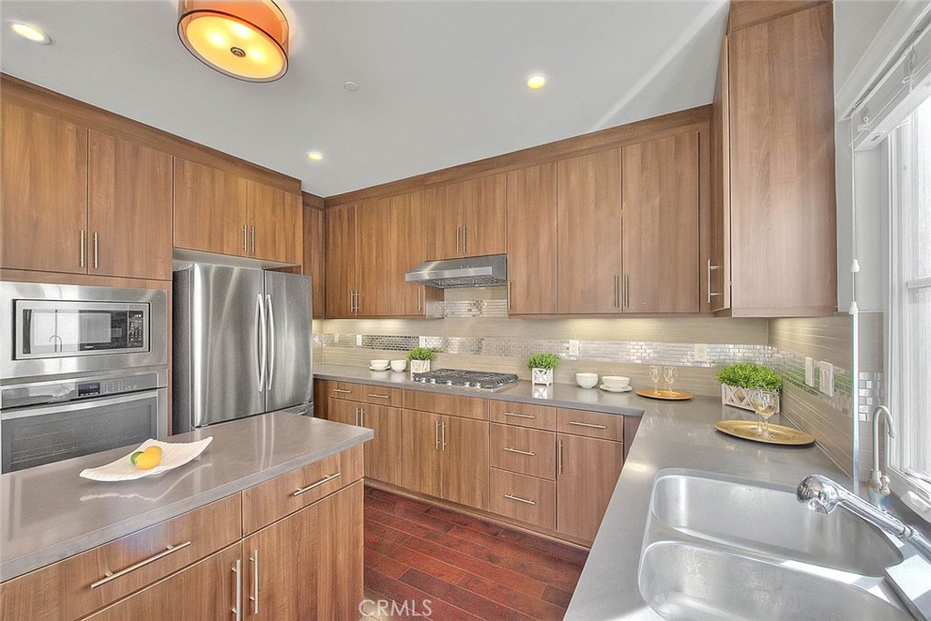 1058 Sunset Boulevard B